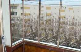 Vanzare 2 camere, decomandate, 47 mp utili, zona Lacul Rosu, loc parcare inclus