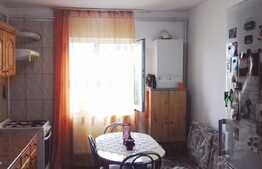 2 camere, decomandat, 50 mp, etaj intermediar, boxa subsol, zona Liceului Waldorf