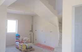 Duplex 100 mp utili, teren de 250 mp, front de 15 ml, zona linistita