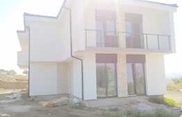 Duplex 100 mp utili, teren de 250 mp, front de 15 ml, zona linistita