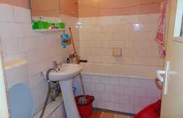 Apartament de vanzare 4 camere, decomandat, parcare, zona Kaufland