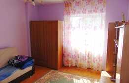 Apartament de vanzare 4 camere, decomandat, parcare, zona Kaufland