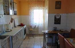 Apartament de vanzare 4 camere, decomandat, parcare, zona Kaufland