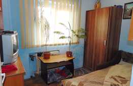 Apartament de vanzare 4 camere, decomandat, parcare, zona Kaufland