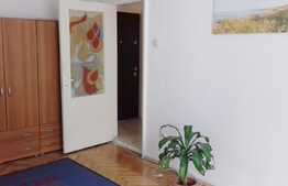 Apartament  2 camere, decomandat, 42 mp, etaj intermediar, boxa, zona Bucium