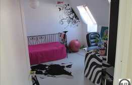 Apartament cu 3 camere de vanzare, 80 mp, cu scara interioara