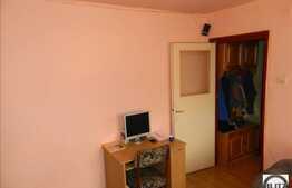 Vanzare 2 camere, 32 mp + loc de parcare, zona Piata Hermes