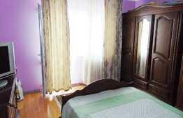 Apartament 3 camere, 75 mp, decomandat, boxa subsol, parcare, zona Farmec