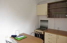 Garsoniera 40 mp, decomandata, etaj intermediar, parcare, zona Salii Sporturilor