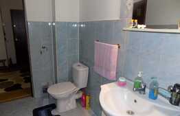 De vanzare 2 camere decomandate, 52 mp, balcon inchis! Zona strazii Florilor!