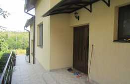 Triplex 136 mp utili, teren de 260 mp, zona accesibila