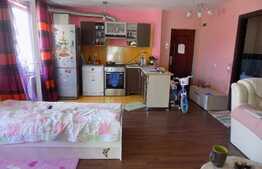 Vanzare apartament cu 3 camere, 58 mp, mobilat si utilat! Parcare! Zona Terra!