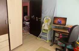 Vanzare apartament cu 3 camere, 58 mp, mobilat si utilat! Parcare! Zona Terra!