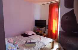 Vanzare apartament cu 3 camere, 58 mp, mobilat si utilat! Parcare! Zona Terra!