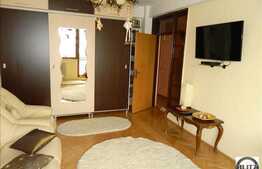Vanzare apartament cu 3 camere, 80 mp, decomandat