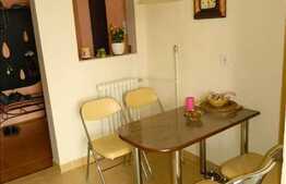 Vanzare apartament cu 3 camere, 80 mp, decomandat