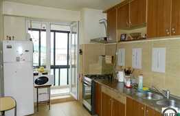 Vanzare apartament cu 3 camere, 80 mp, decomandat