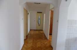 Apartament 3 camere, 76 mp, decomandat, parcare, zona strazii Aurel Vlaicu