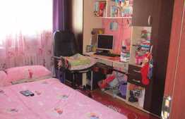 2 camere, 35 mp, etaj intermediar, mobilat, parcare, zona strazii Primaverii