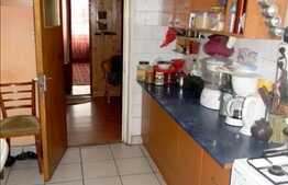 Apartament 3 camere decomandate, 80.5 mp, zona Donath. Boxa inclusa!