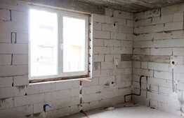 Casa individuala, 370 mp utili, teren de 1500 mp, semifinisata, zona linistita