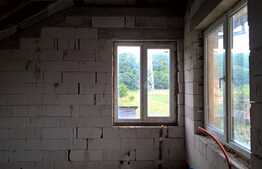 Casa individuala, 370 mp utili, teren de 1500 mp, semifinisata, zona linistita