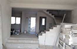 Duplex de vanzare, 123 mp utili, teren de 300 mp! Zona de case! Semifinisat!