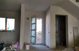Duplex de vanzare, 123 mp utili, teren de 300 mp! Zona de case! Semifinisat!