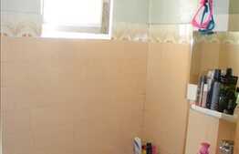 Vanzare 3 camere la 5 minute de Profi, orientare S-E,  boxa la subsol si parcare