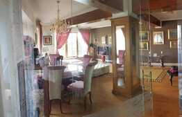 3 camere, 140 mp, etaj intermediar, 2 garaje, zona strazii Paris. La cheie!