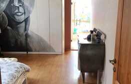 3 camere, 140 mp, etaj intermediar, 2 garaje, zona strazii Paris. La cheie!