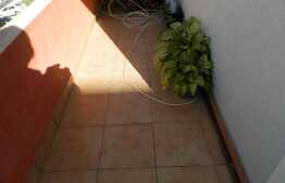 Apartament de vanzare 4 camere, decomandat, 90 mp, zona strazii Stejarului