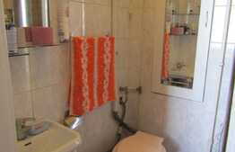 Apartament in casa/vila, 54,54 mp, boxa la subsol, zona centrala!