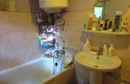 Casa demolabila, 70 mp, curte spatioasa, zona Unix Auto