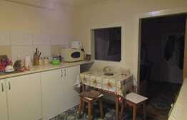 Casa demolabila, 70 mp, curte spatioasa, zona Unix Auto