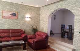 Casa individuala, 200 mp, teren 475, front 17,5, zona linistita de case