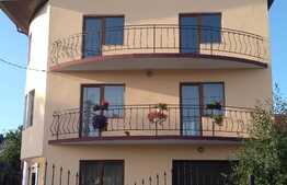 Casa individuala cu 11 camere, 380 mp utili, 630 mp de teren, zona linistita!