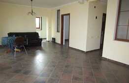 Vanzare apartament 3 camere, 80 mp, parcare, zona strazii Donath
