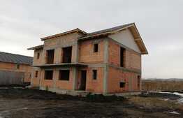 Vanzare duplex, 120 mp utili, 300 mp teren, zona linistita!