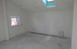 Apartament la mansarda pe 2 nivele, 3 camere, 71 mp! Semifinisat! Zona strazii Borhanci!