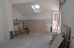 Apartament la mansarda pe 2 nivele, 3 camere, 71 mp! Semifinisat! Zona strazii Borhanci!