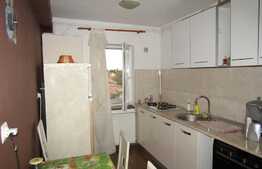 De vanzare garsoniera, 38 mp, etaj intermediar, zona strazii Campina