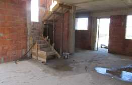 Duplex 118 mp utili + 45mp demisol , teren 329 mp!