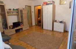 Garsoniera decomandata, 32 mp, loc de parcare cu CF, zona strazii Eroilor