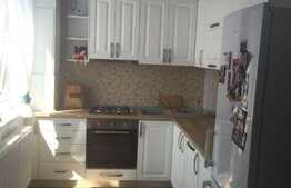 Apartament 3 camere, 74 mp, parcare, in zona Centrala