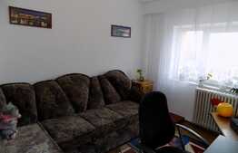 Apartament 3 camere, 65 mp, decomandat, garaj, zona Nicolae Titulescu