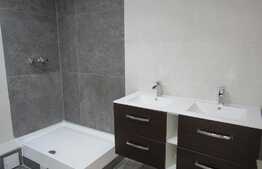 Apartament 3 camere, 70 mp, decomandat, zona Golden Tulip
