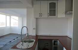 Apartament 3 camere, 70 mp, decomandat, zona Golden Tulip