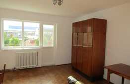 Apartament 3 camere, 78 mp, decomandat, zona Casa Piratilor