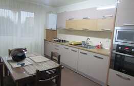 Apartament 2 camere, 74 mp, decomandat, zona Farmec